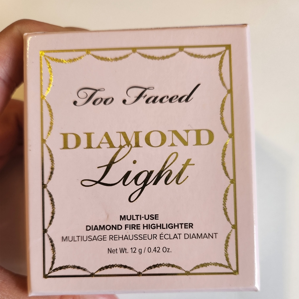 Too Faced Diamond Light Highlighter